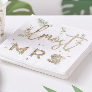 GOLD FOILED ALMOST MRS HEN PARTY NAPKINS (16 pieces)
