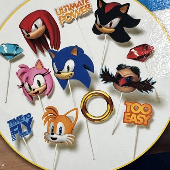 Sonic the hedgehog scene setter with props